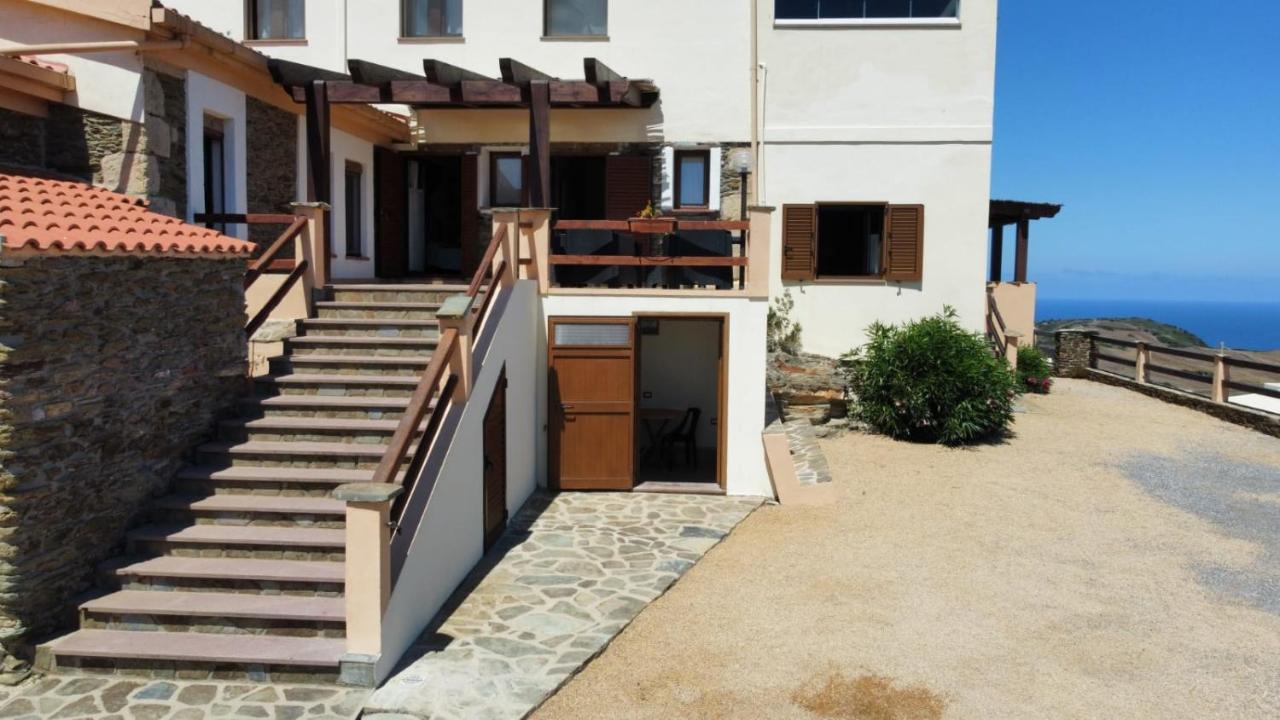 Agriturismo Finagliosu Palmadula Exteriör bild