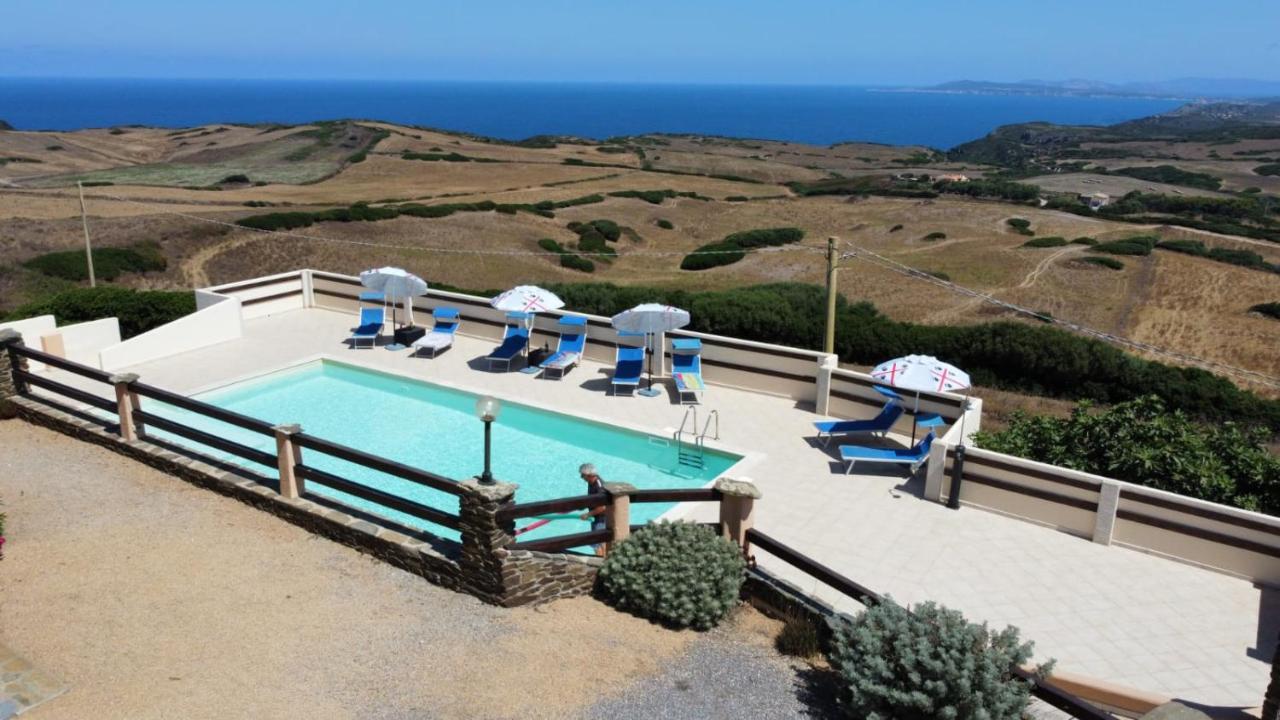 Agriturismo Finagliosu Palmadula Exteriör bild