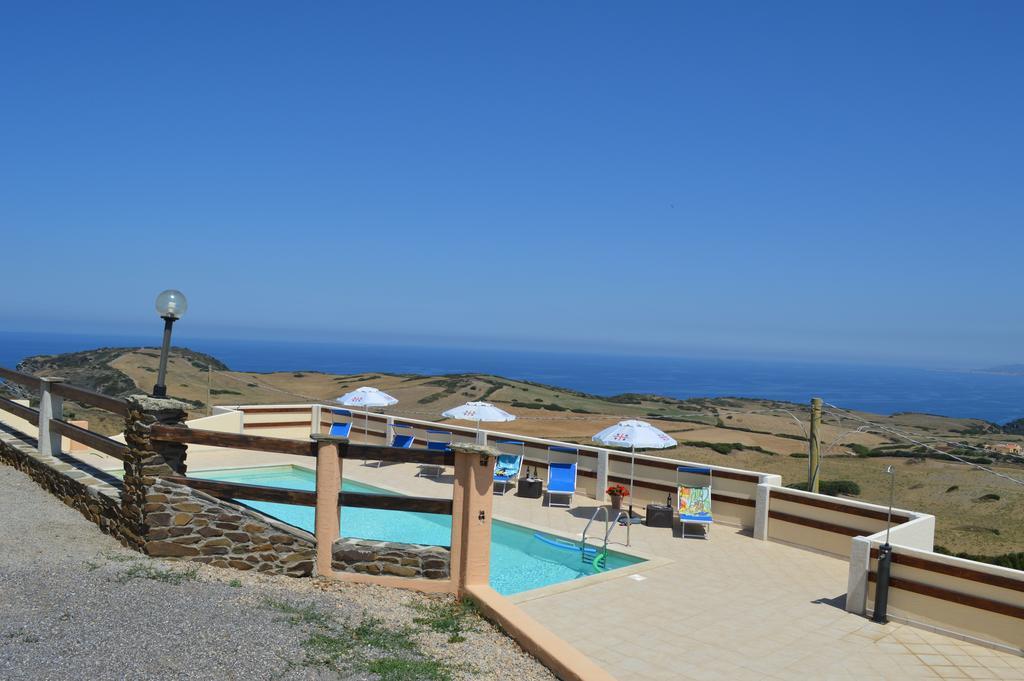 Agriturismo Finagliosu Palmadula Exteriör bild