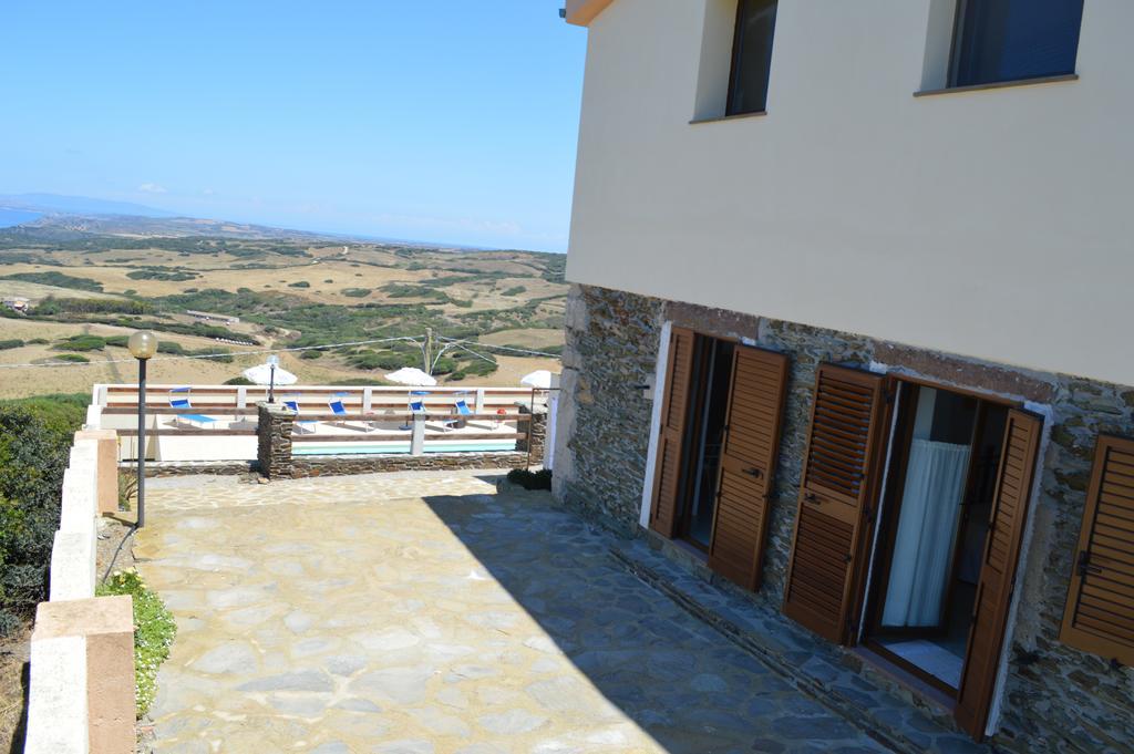 Agriturismo Finagliosu Palmadula Exteriör bild