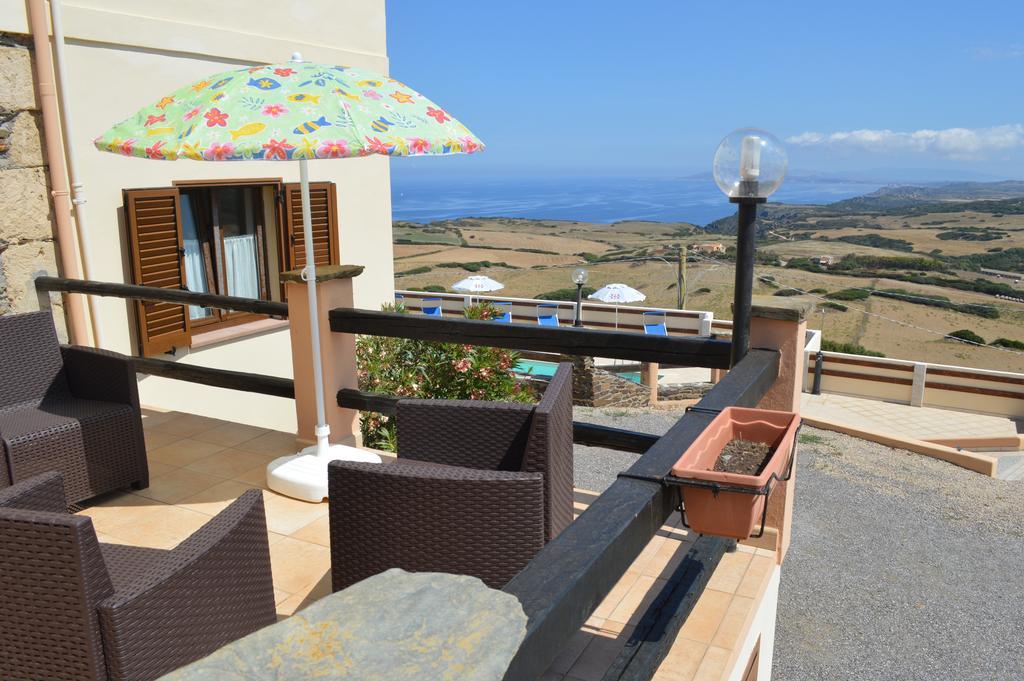 Agriturismo Finagliosu Palmadula Exteriör bild